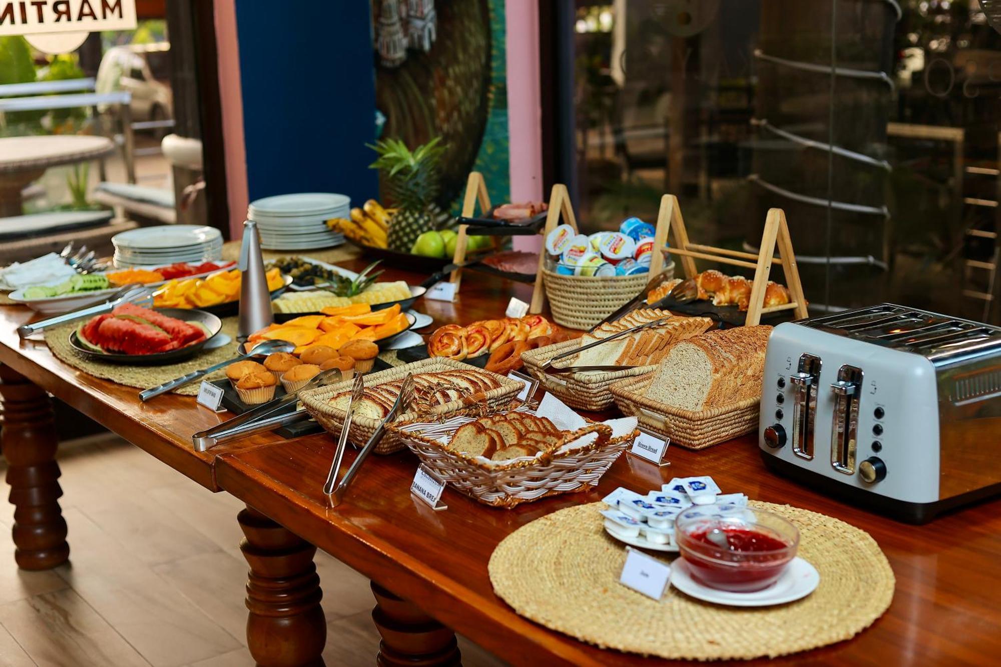 Colosseum Boutique Hotel & Spa Дар-эс-Саламе Экстерьер фото