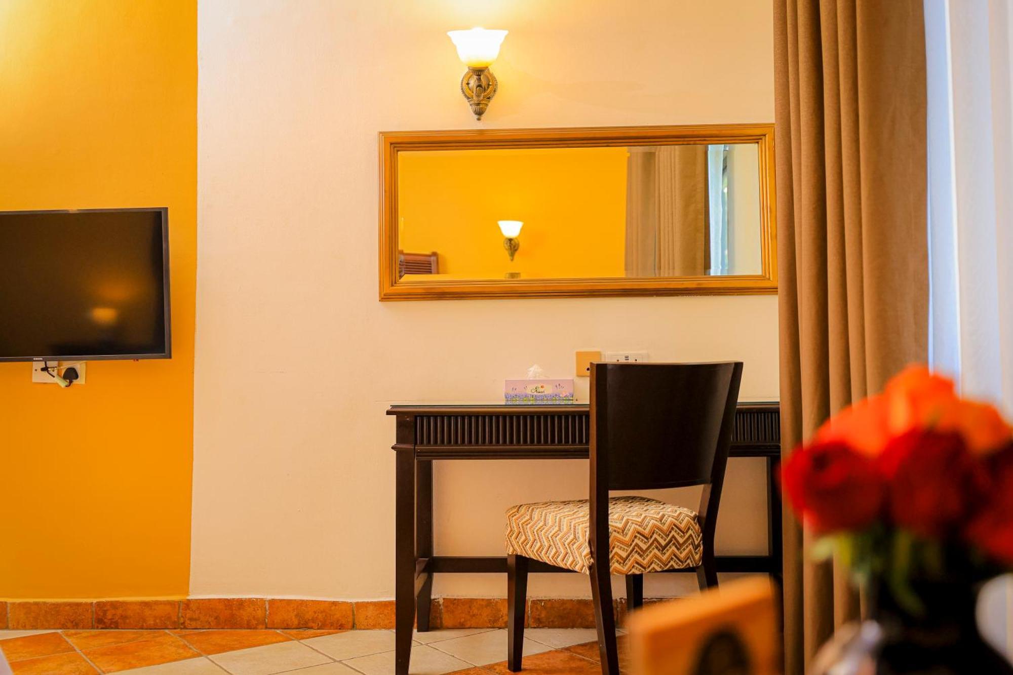 Colosseum Boutique Hotel & Spa Дар-эс-Саламе Экстерьер фото