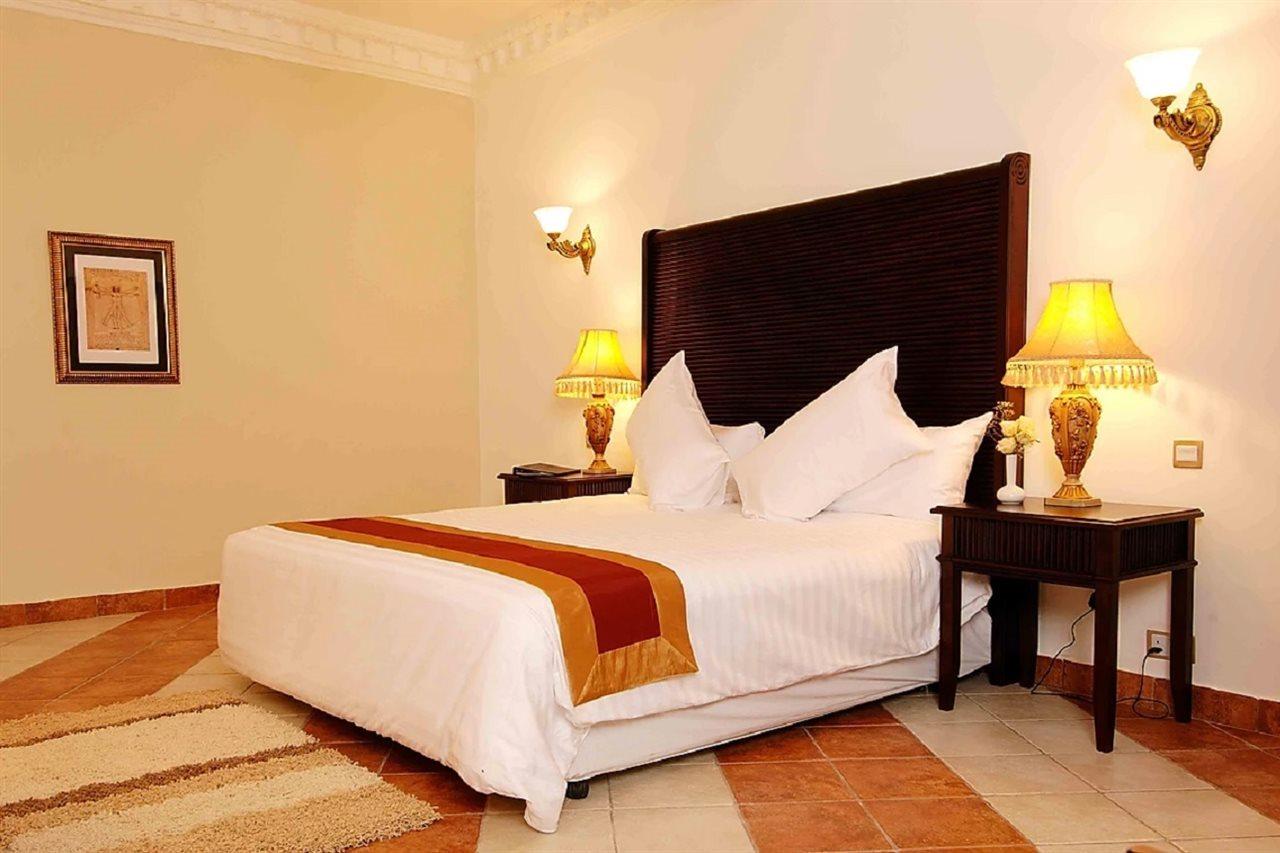 Colosseum Boutique Hotel & Spa Дар-эс-Саламе Экстерьер фото